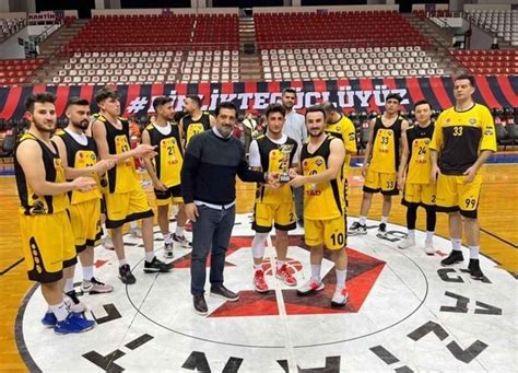 Basketbol: Öğrenci Liglerinde Yükselen Yıldızlar